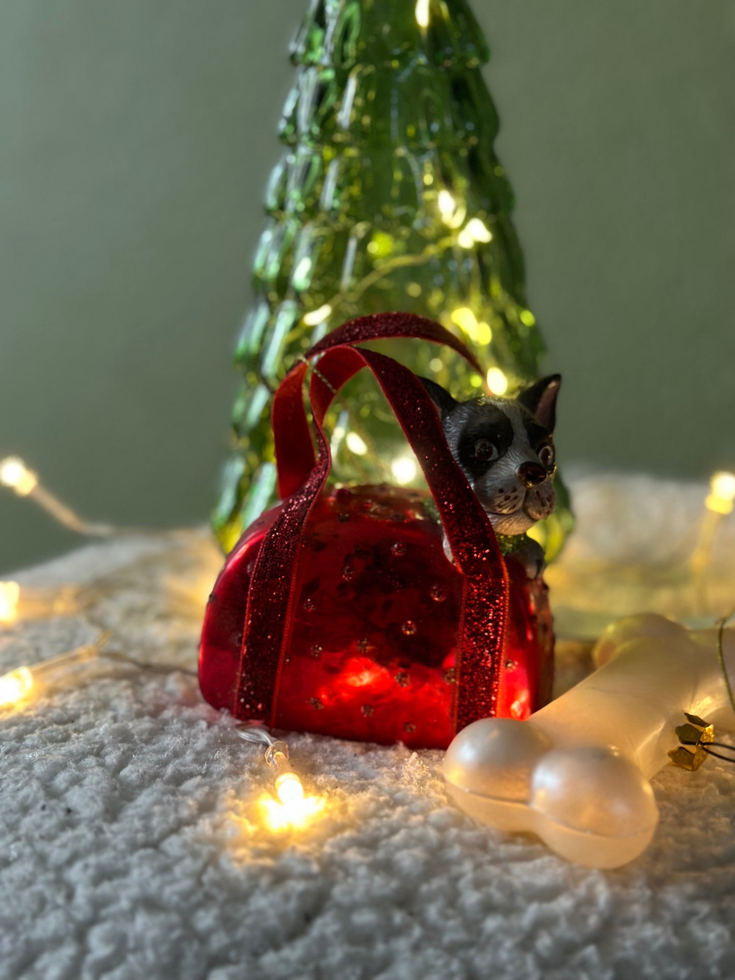 Kerstornament Hond in tas - Christmas Carol